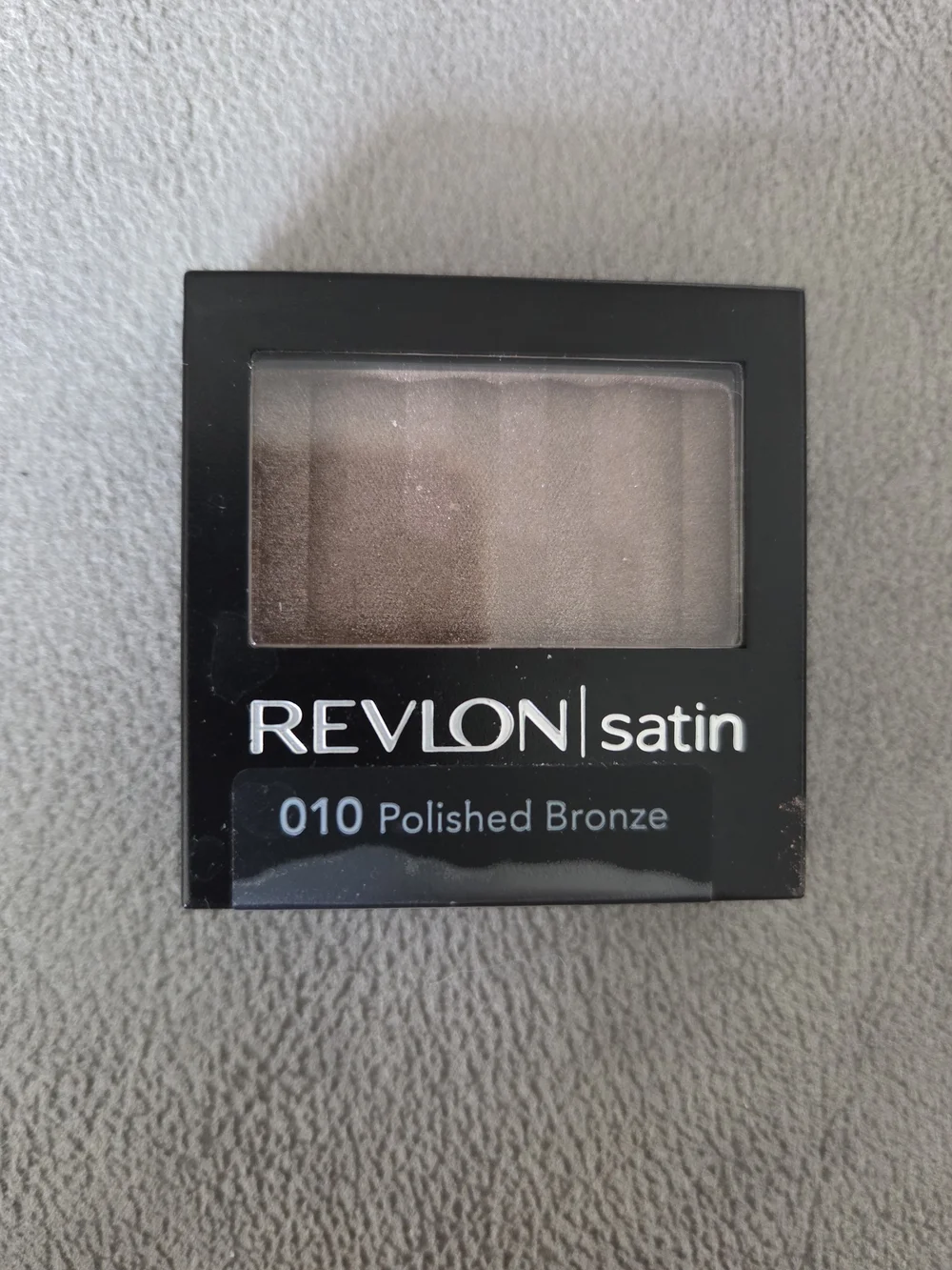 Revlon Luxurious Color Satin Eyeshadow (Single) 010 Polished Bronze